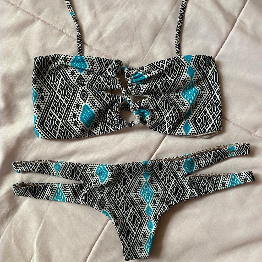 Acacia Thai Set